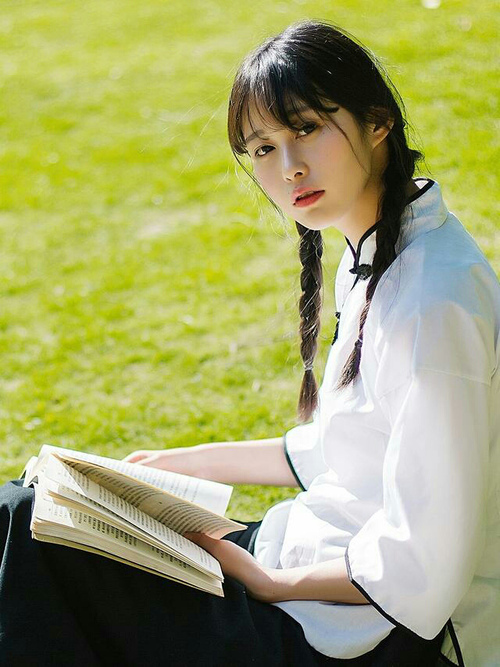 MILANSPORT下载-球员在高压防守下的应变技巧，高压击球