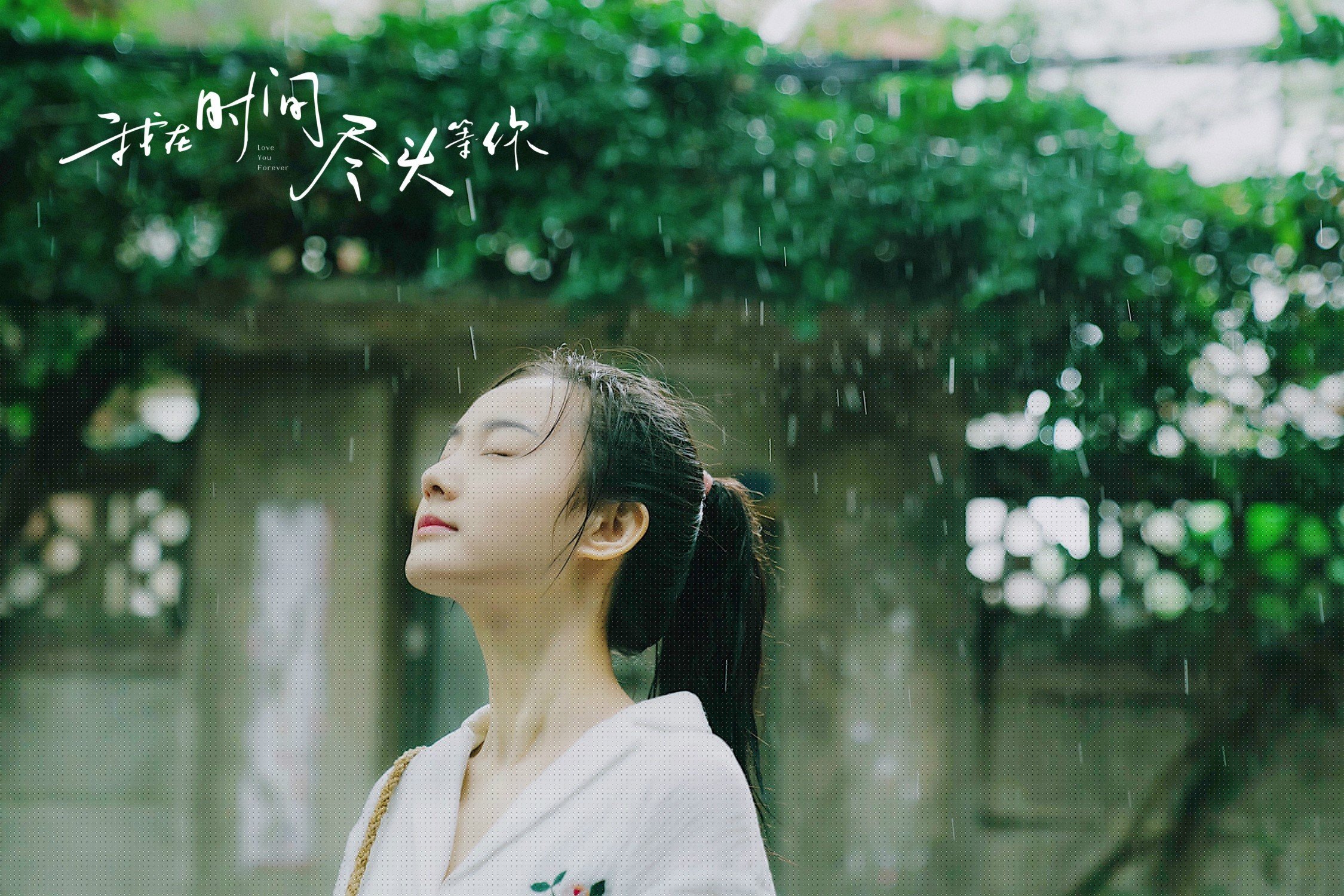 米兰体育官网-世界杯精彩四射：场上场下激情无限，世界杯精彩过人