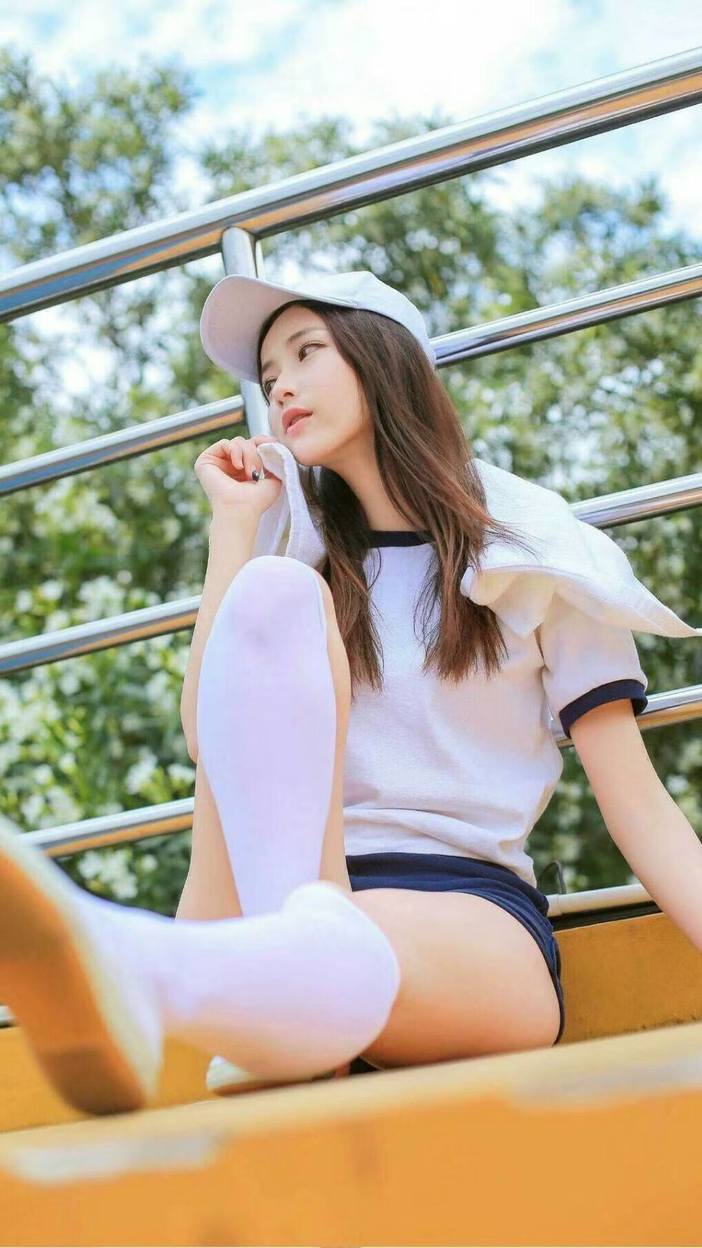 米兰体育官网-世界杯精彩四射:场上场下激情无限,世界杯精彩过人