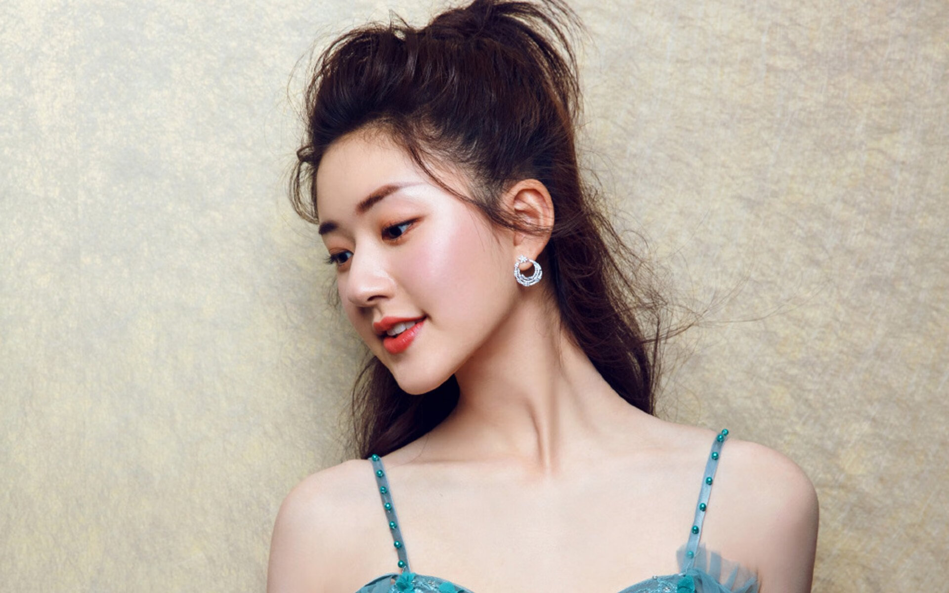 米兰登录入口-凯尔·查默斯精彩表现助力团队荣誉,凯尔查尔莫斯游泳